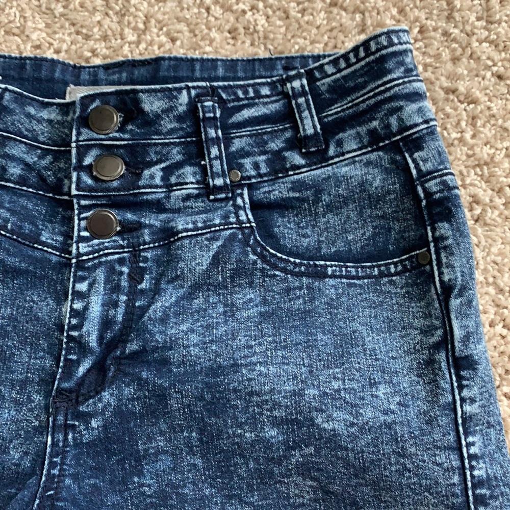 Hotpant High Rise Shorts - Picture 2 of 4